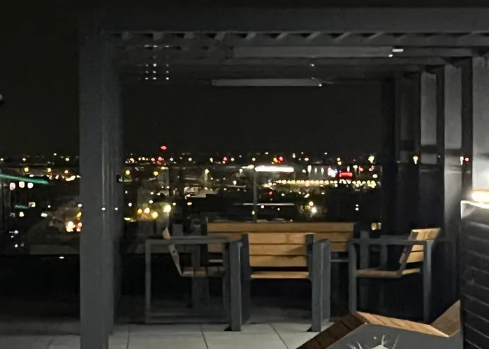 Warsaw Airport Wyscigi - City And Green View Apartment With Underground Garage